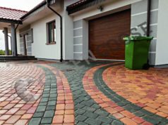 Укладка брусчатки в Лыткарино Брусчатка Piazza; размеры: 11,5 х 5,7, 11,5 х 11,5, 17,2 х 11,5, 11,2 х 8,6, 11,2 х 11,5 см; длина - 18,2 см; толщина - 6 см; цвета: серый, графитовый, красный, коричневый, оливковый, желтый, светлый меланж, темный меланж; цена: 550 рублей / м2