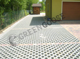 Пример применения экопарковки из газонной решетки из бетона