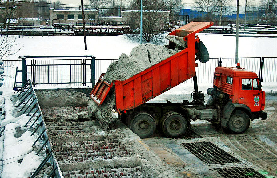 Вывоз снега | Цены 2021 года на участке в Московской области – greengoose.ru