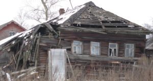 Демонтаж бревенчатого дома